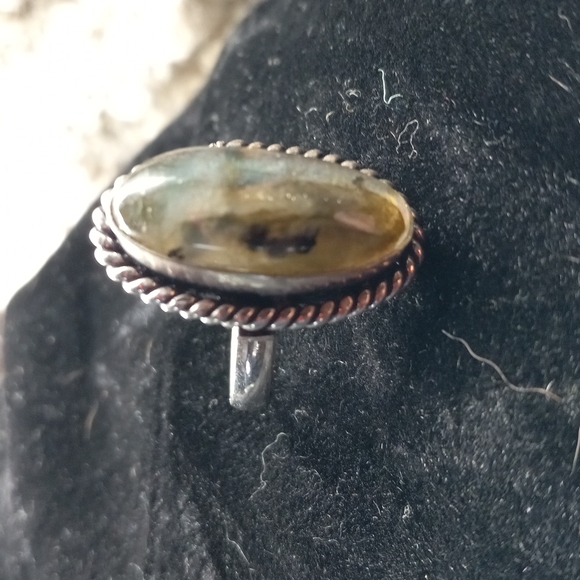 Labradorite gemstone ring size 8. Sterling silver stamped  .925 - Picture 4 of 6